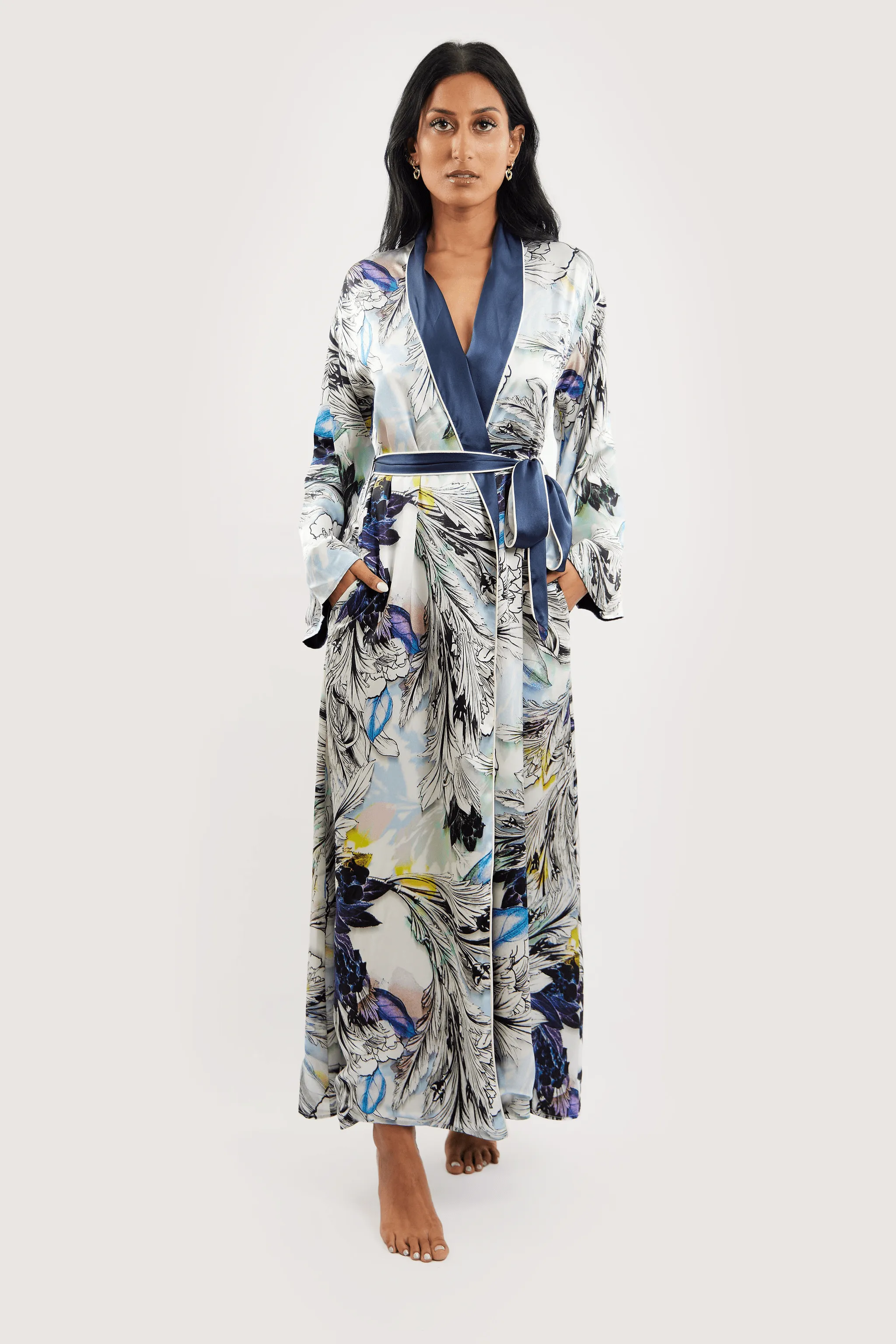 MALKA NILOFAR NAVY SILK ROBE